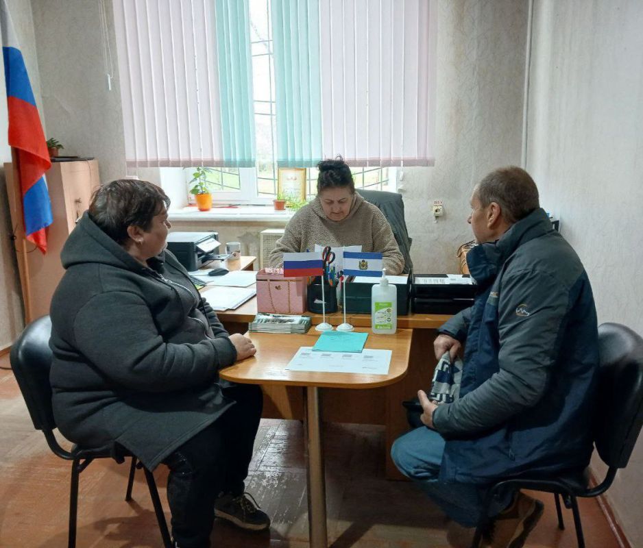 В Общероссийский день приёма граждан личный приём жителей провела начальник Каменского территориального отдела Алла Федай В Общероссийский день приёма граждан личный приём жителей провела начальник Каменского территориального отдела Алла Федай