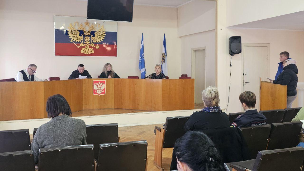 В Скадовском округе обсудили вопросы профилактики школьных прогулов и неаттестации учащихся В Скадовском округе обсудили вопросы профилактики школьных прогулов и неаттестации учащихся