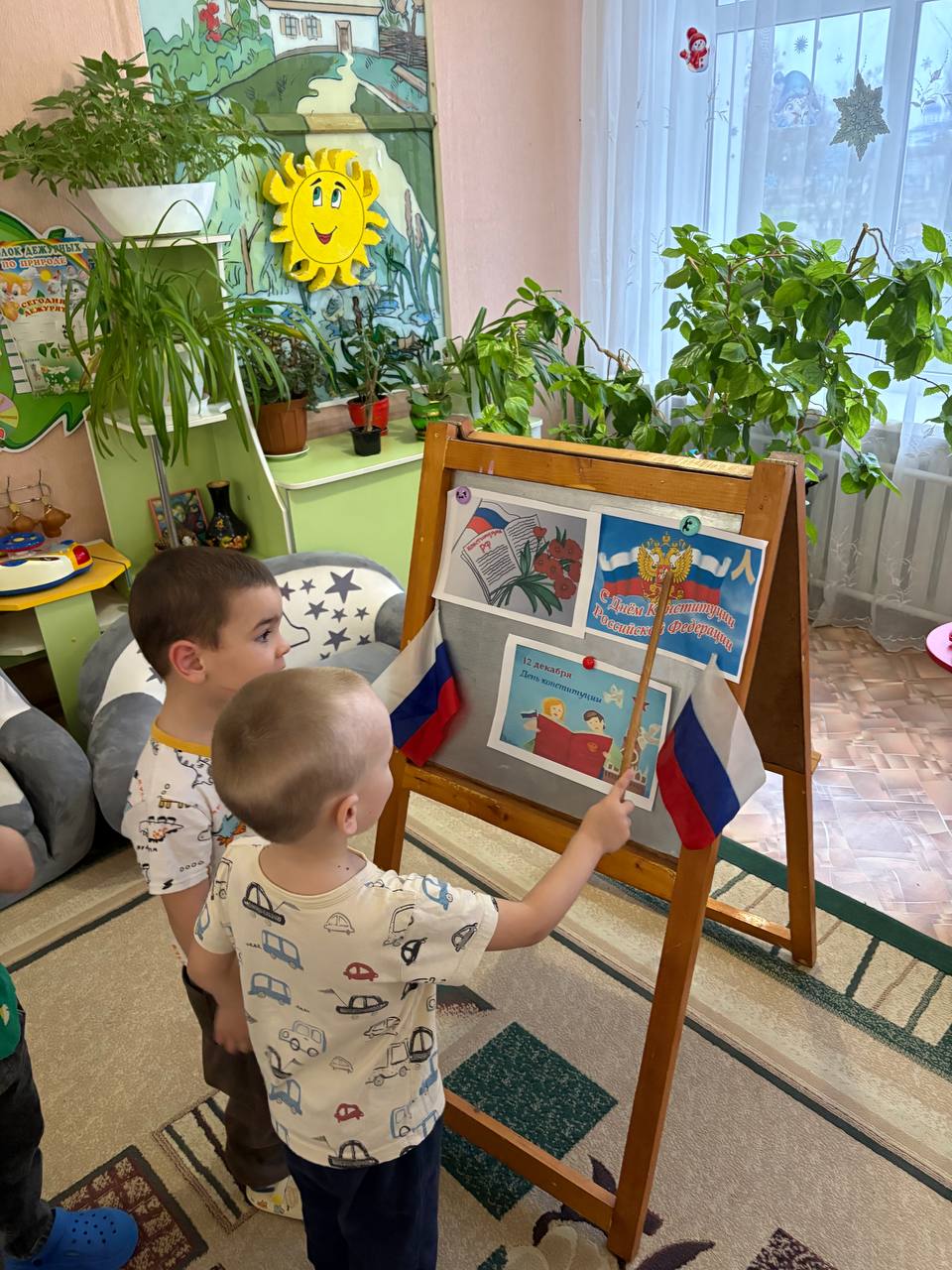 Маленькие граждане большой страны: в детском саду «Колокольчик» отметили День Конституции Маленькие граждане большой страны: в детском саду «Колокольчик» отметили День Конституции