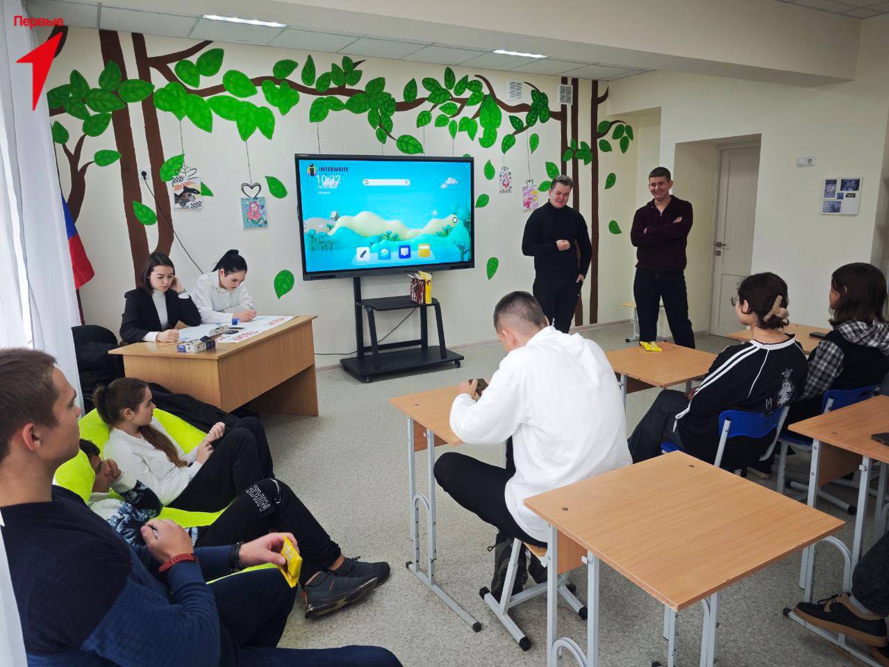 Первые Херсонского аграрного университета провели уроки ко Дню конституции для учащихся Скадовского округа Первые Херсонского аграрного университета провели уроки ко Дню конституции для учащихся Скадовского округа