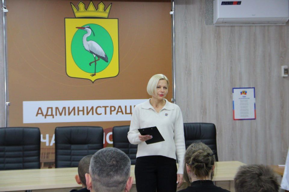 В Чаплинке торжественно вручили паспорта юным гражданам России! В Чаплинке торжественно вручили паспорта юным гражданам России!