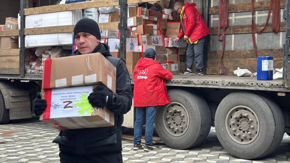 Рамиль Замалетдинов: 147-ой — Сталинский гуманитарный конвой КПРФ из Ульяновска достиг конечной точки на Херсонщине Рамиль Замалетдинов: 147-ой — Сталинский гуманитарный конвой КПРФ из Ульяновска достиг конечной точки на Херсонщине