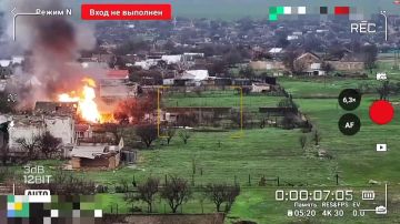 Енот из Херсона: Херсон, н.п Никольское. Артиллерия 18 ОА ГВ "Днепр" уничтожила крупный склад БК на правом берегу