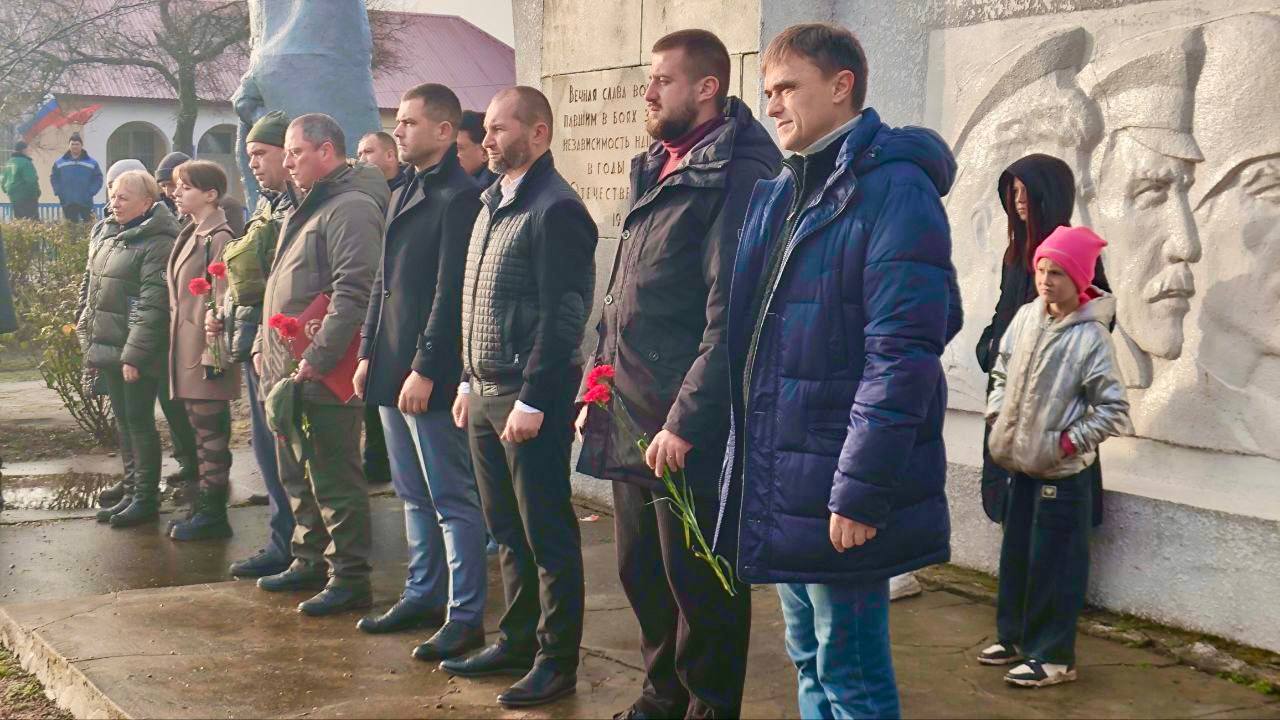 Открытие мемориальной доски и обелиска нашему земляку Геннадию Колодий, погибшему защищая Донбасс Открытие мемориальной доски и обелиска нашему земляку Геннадию Колодий, погибшему защищая Донбасс