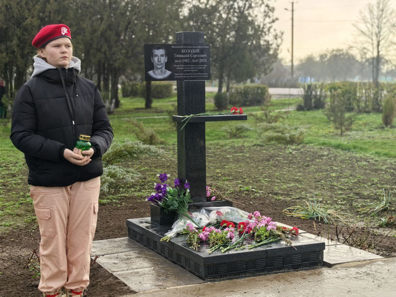 В селе Богдановка Каховского округа открыли мемориальную доску нашему земляку — Геннадию Сергеевичу Колодию, погибшему при выполнении боевых задач на территории ДНР В селе Богдановка Каховского округа открыли мемориальную доску нашему земляку — Геннадию Сергеевичу Колодию, погибшему при выполнении боевых задач на территории ДНР