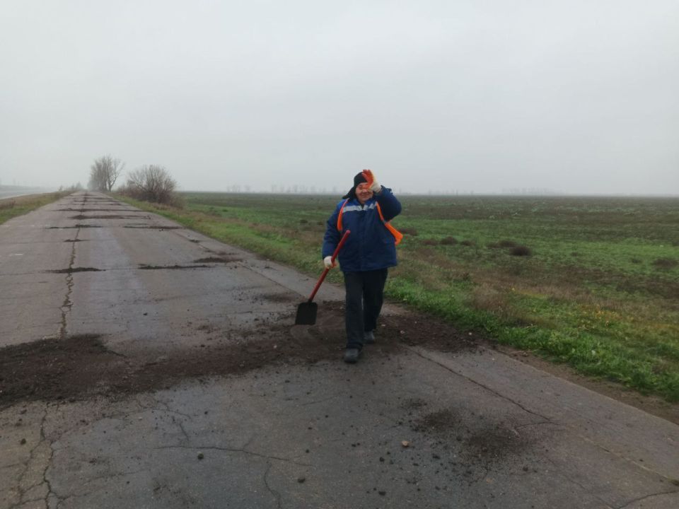 В Каховском округе продолжается временный ремонт дорог В Каховском округе продолжается временный ремонт дорог