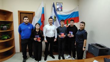 Александр Дудка: В День Конституции юные жители Скадовска получили паспорта из рук главы округа