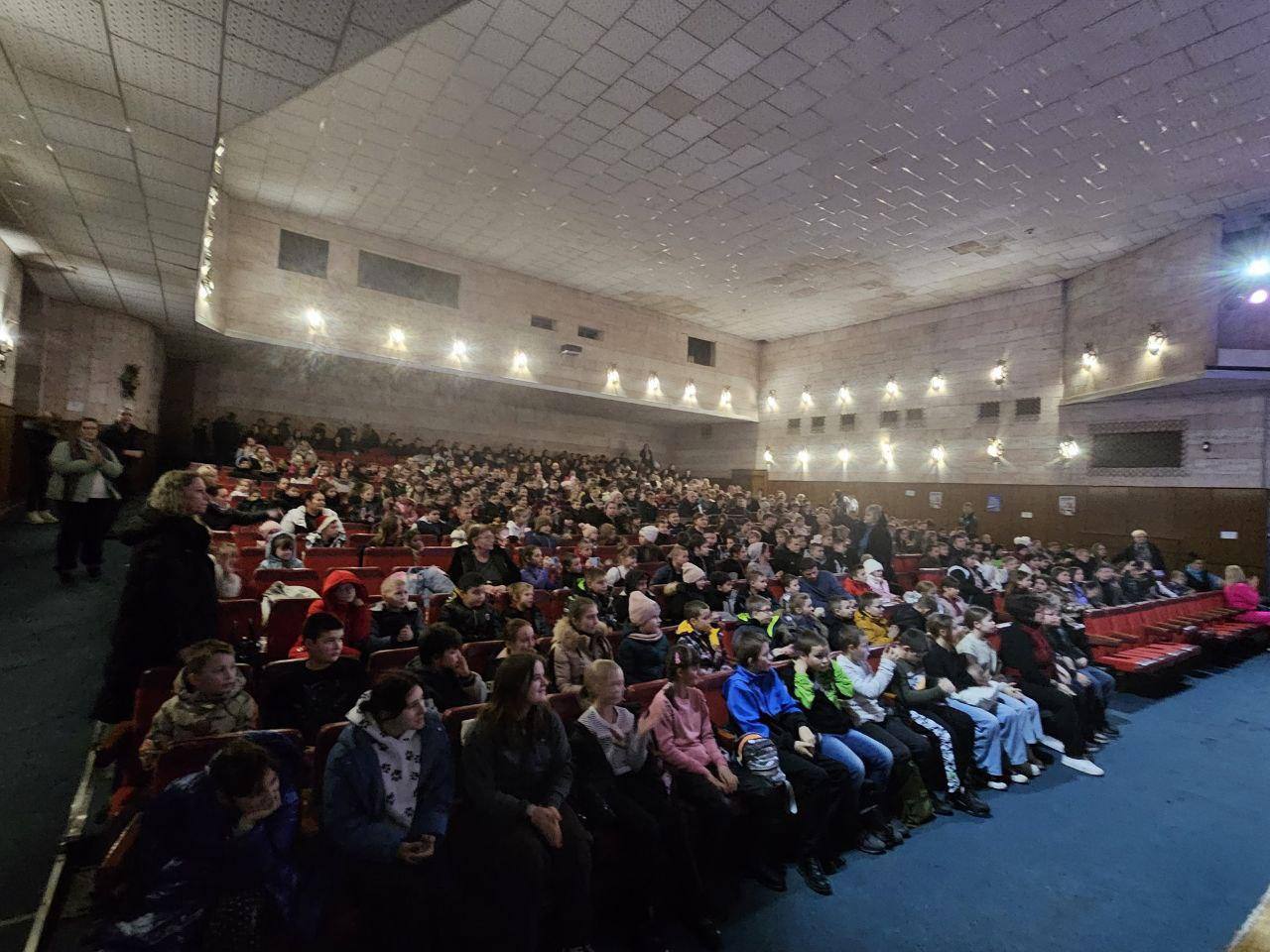 В Скадовске состоялся спектакль для детей от Донецкого театра кукол