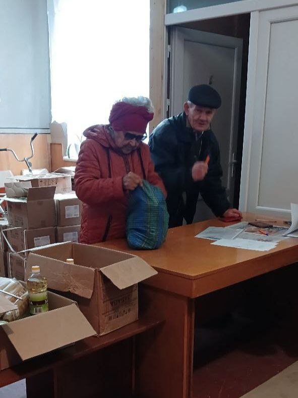 Чуть больше четырехсот продуктовых комплектов выдали в Каменском территориальном отделе Чуть больше четырехсот продуктовых комплектов выдали в Каменском территориальном отделе