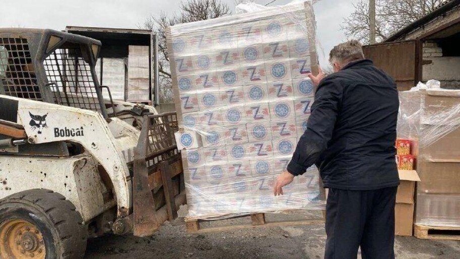 В Херсонскую область доставили 10 тонн продуктов и детских подарков из Армавира