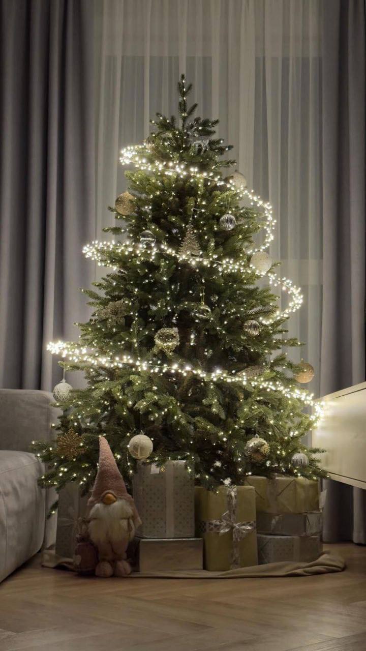 Парящая гирлянда — ещё один новогодний тренд