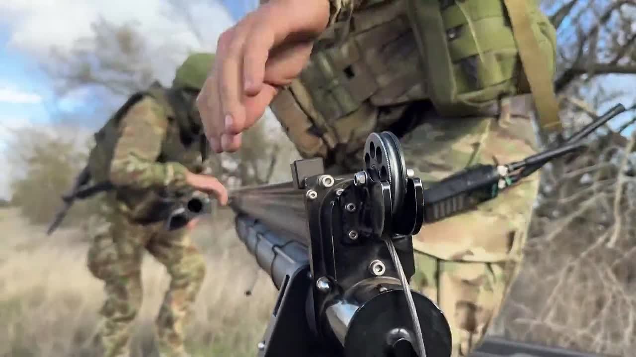 Расчет беспилотника Zala группировки войск «Днепр» обнаружил выстрел из орудия, замаскированного в лесополосе на правобережье Херсонской области