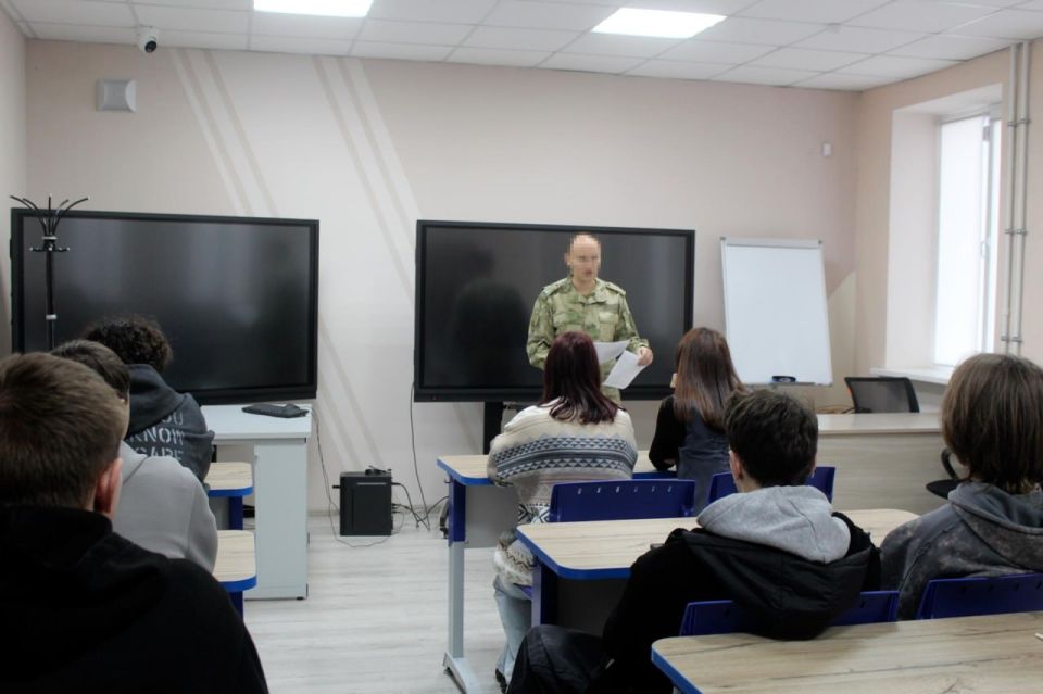 Росгвардейцы провели тематическое занятие для студентов Херсонского технического университета Росгвардейцы провели тематическое занятие для студентов Херсонского технического университета