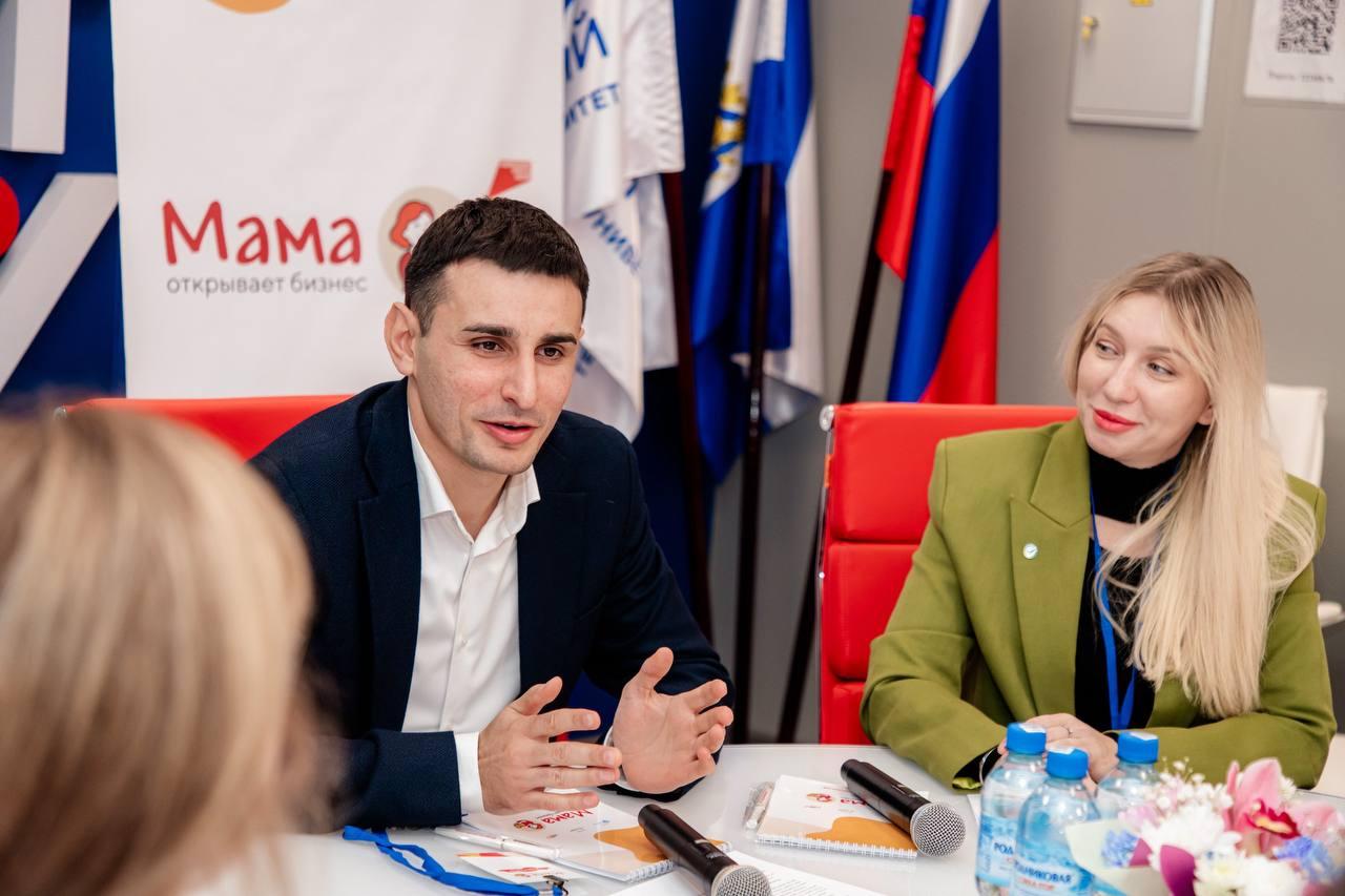 Первый день тренинга «Мама открывает бизнес» Первый день тренинга «Мама открывает бизнес»