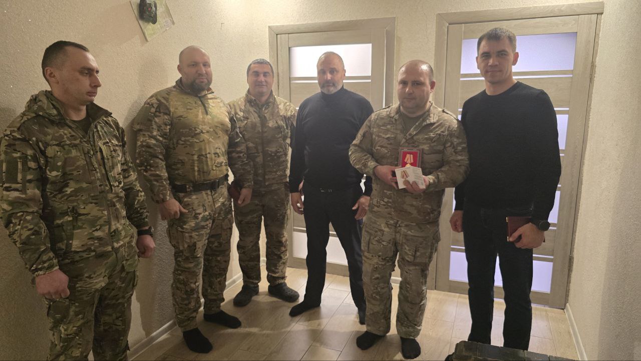 Рамиль Замалетдинов: Вместе с коллегой, депутатом Херсонской областной Думы Владимиром Косовым вручили памятные медали «80 лет Победы над Японией» военнослужащим 98-й гвардейской воздушно-десантной Свирской Краснознамённой...