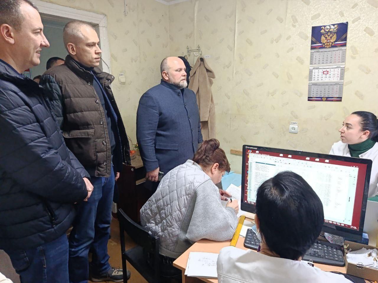 Делегация Минздрава РФ во главе с Андреем Плутгицким посетила Херсонскую область для контроля качества и обсуждения развития здравоохранения Делегация Минздрава РФ во главе с Андреем Плутгицким посетила Херсонскую область для контроля качества и обсуждения развития здравоохранения