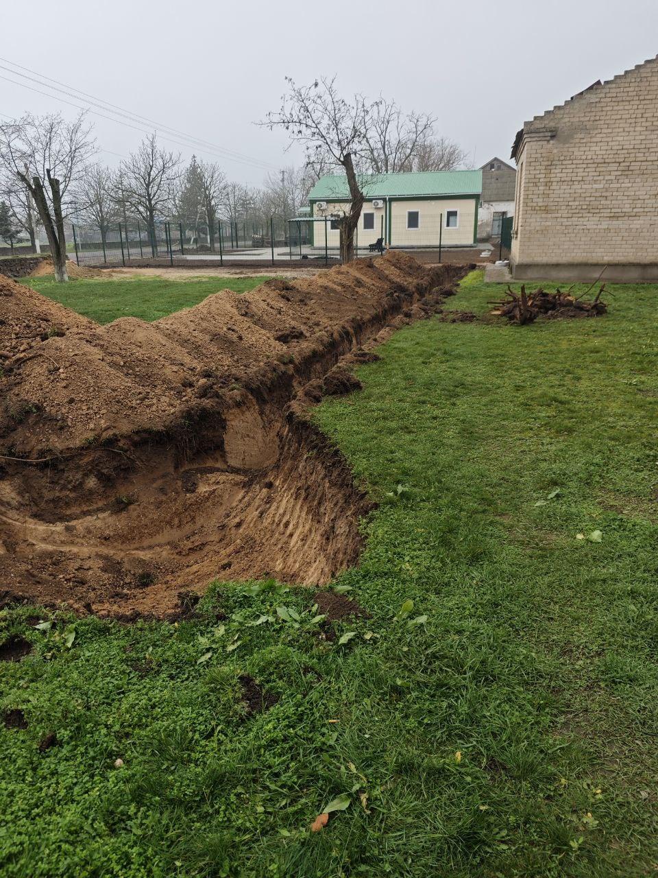 Рязанцы проложили водопровод в новый ФАП в посёлке Преображенка Рязанцы проложили водопровод в новый ФАП в посёлке Преображенка