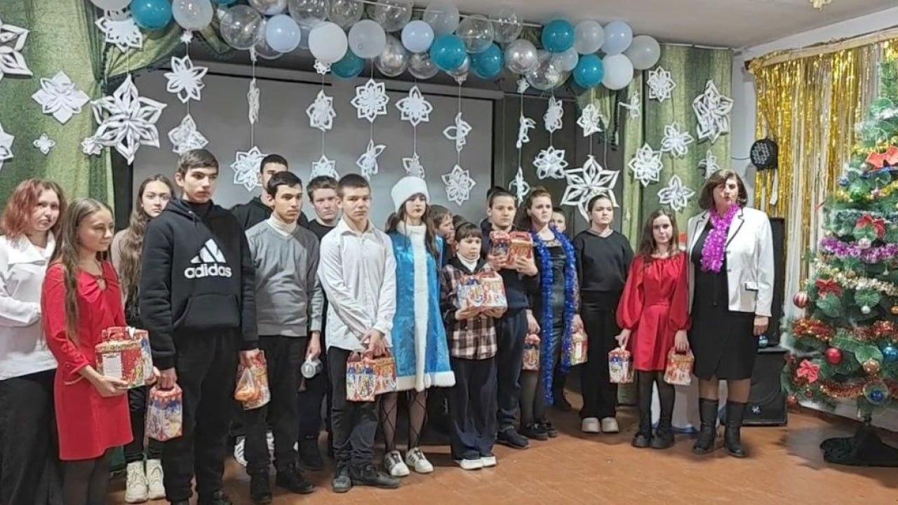 Кабардино-Балкария направит новогодние подарки детям подшефных территорий Херсонской области Кабардино-Балкария направит новогодние подарки детям подшефных территорий Херсонской области