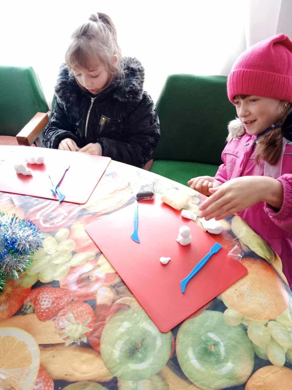 Новый год - это не только время подарков и исполнение желаний, но и прекрасная возможность проявить фантазию и украсить свой дом уникальными поделками Новый год - это не только время подарков и исполнение желаний, но и прекрасная возможность проявить фантазию и украсить свой дом уникальными поделками