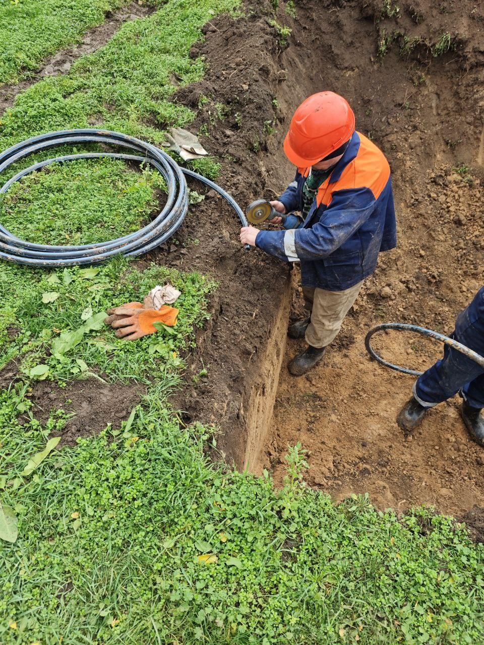 Рязанцы проложили водопровод в новый ФАП в посёлке Преображенка Рязанцы проложили водопровод в новый ФАП в посёлке Преображенка