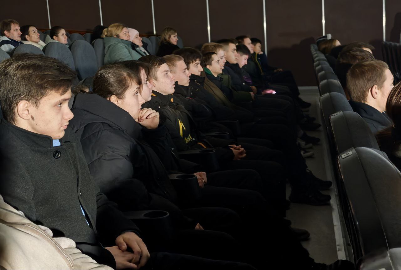 Новый кинозал «Дружба» открылся в Каланчаке — обещают не только кино, но и творческие встречи Новый кинозал «Дружба» открылся в Каланчаке — обещают не только кино, но и творческие встречи