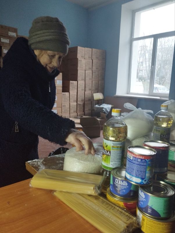 Выдача гуманитарной помощи жителям Великолепетихского округа Выдача гуманитарной помощи жителям Великолепетихского округа