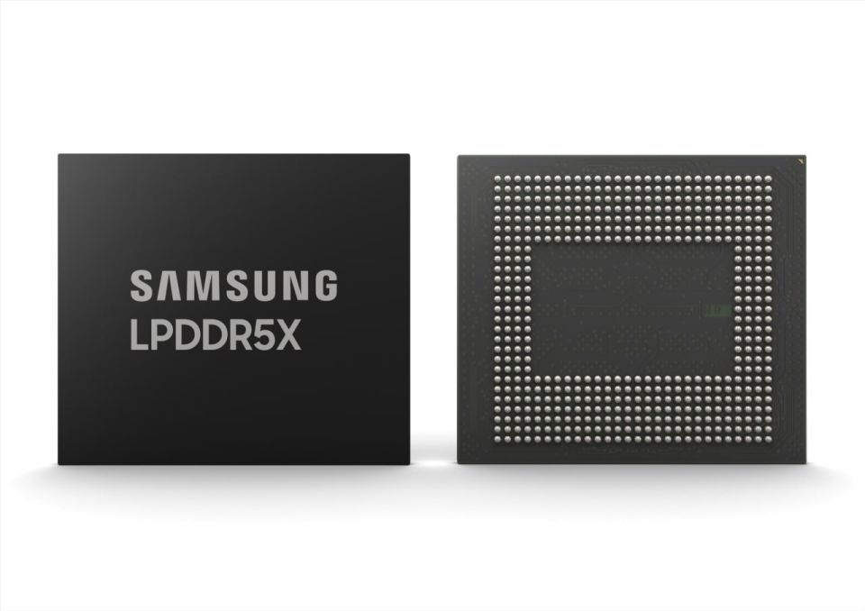Samsung анонсировал трикладушку — рекордно тонкий телефон (3,9 мм), который складывается в три раза Samsung анонсировал трикладушку — рекордно тонкий телефон (3,9 мм), который складывается в три раза