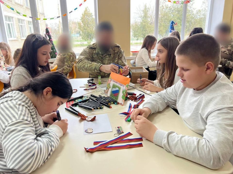 Асканийская школа Чаплинского района присоединилась к акции «МЫ ВМЕСТЕ. ДЕТИ» Асканийская школа Чаплинского района присоединилась к акции «МЫ ВМЕСТЕ. ДЕТИ»