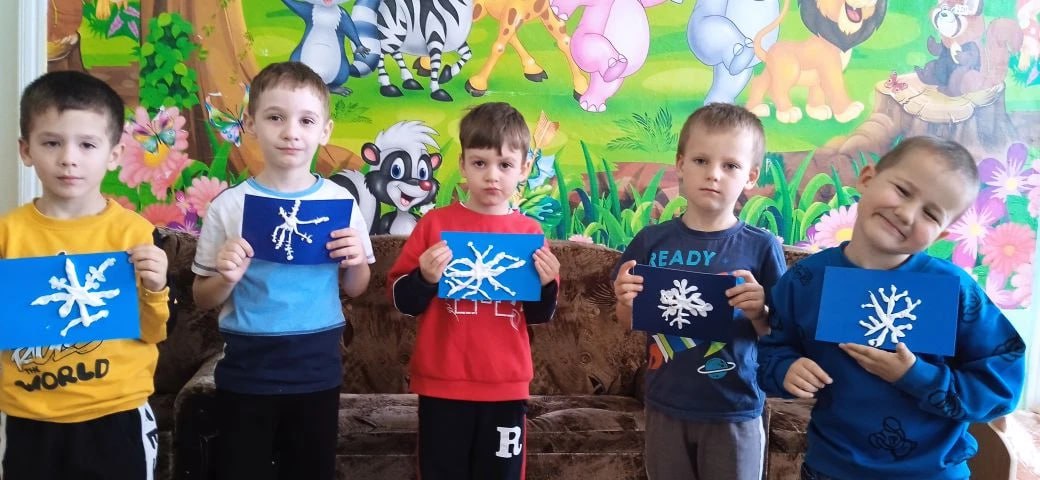 Мастер-класс «Галерея снежинок» в детском саду «Золотая рыбка» Мастер-класс «Галерея снежинок» в детском саду «Золотая рыбка»