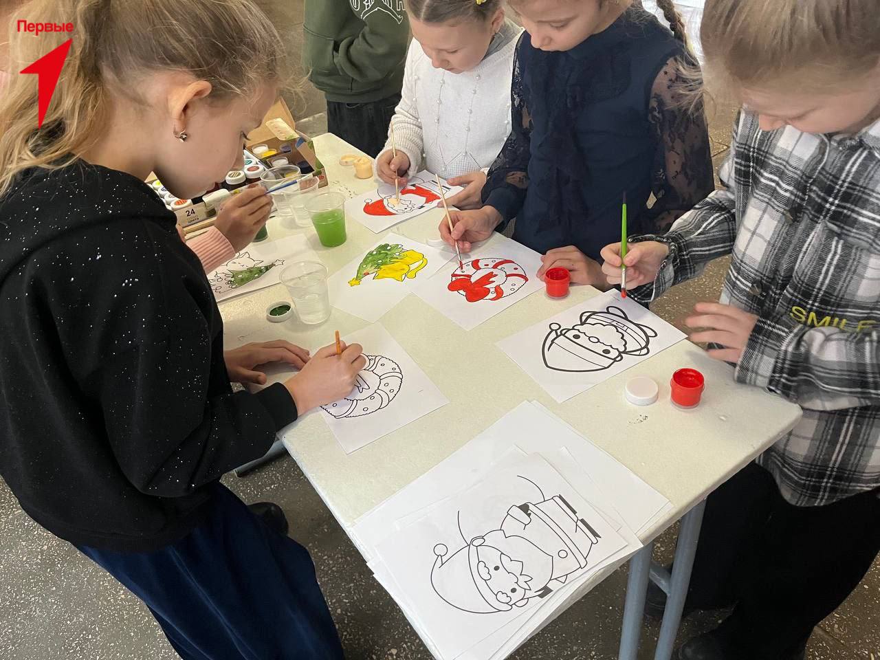 Первые Петровской школы провели развлекательные перемены Первые Петровской школы провели развлекательные перемены