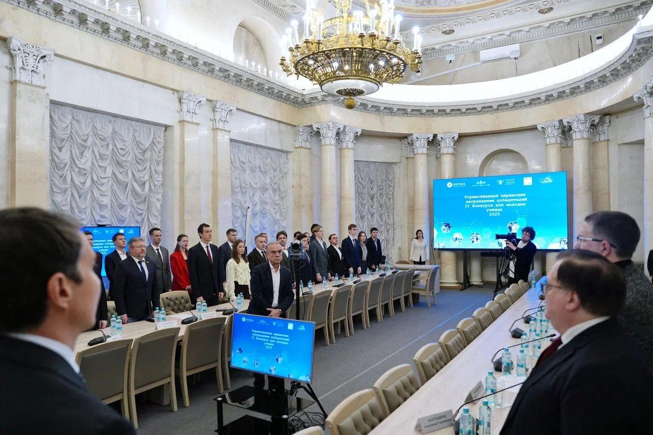 Руководитель молодежной лаборатории ХТУ награжден в президиуме РАН Руководитель молодежной лаборатории ХТУ награжден в президиуме РАН