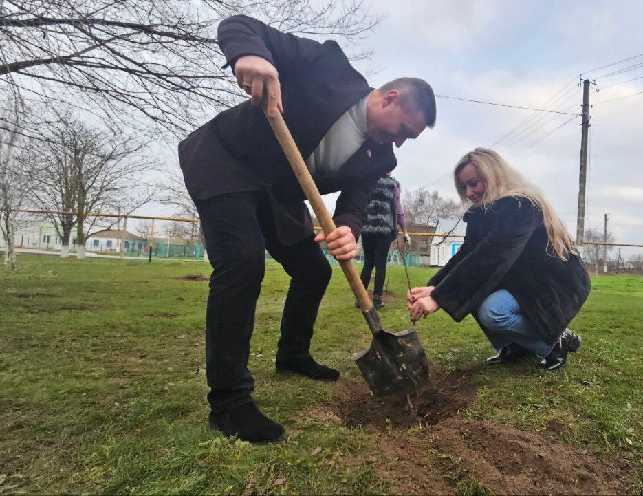 В селе Широкое высадили «Сад памяти»