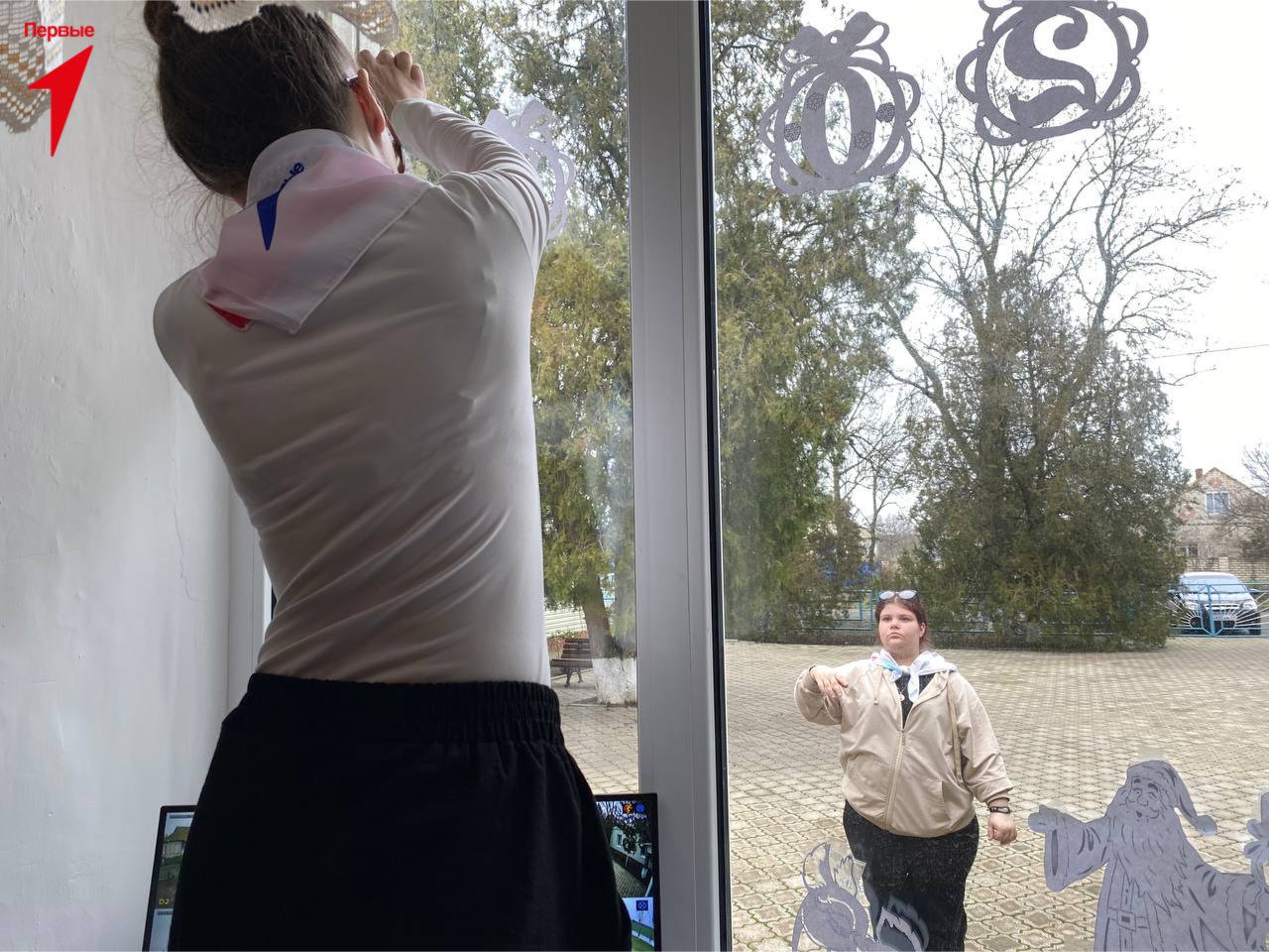 Первые Горностаевской школы украсили окна Первые Горностаевской школы украсили окна