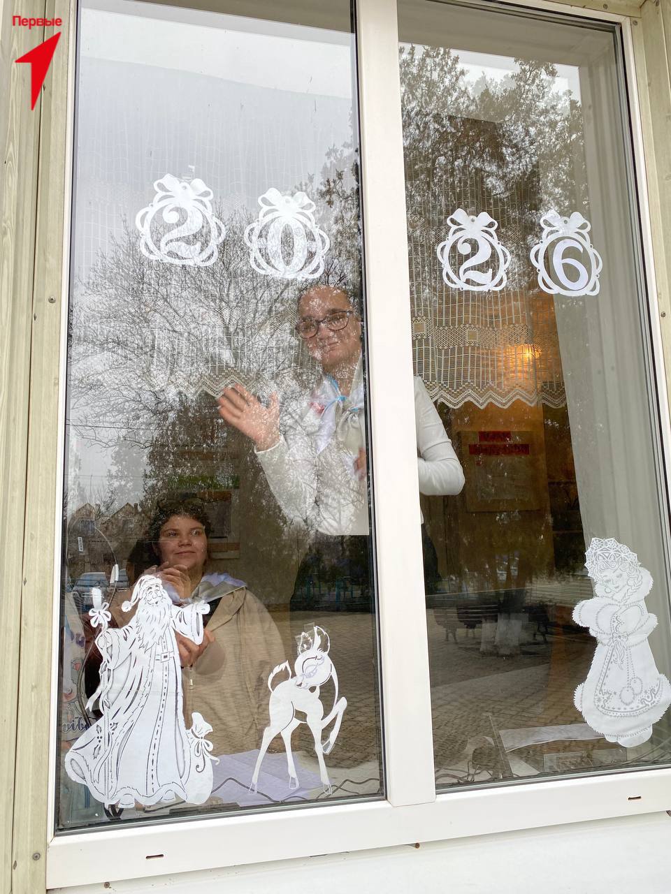 Первые Горностаевской школы украсили окна Первые Горностаевской школы украсили окна