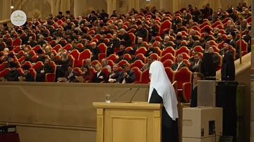 Святейший Патриарх Кирилл 16 декабря на Епархиальном собрании в Москве подчеркнул: "Вопреки злобе врагов Православия, мы храним единство Православной Церкви"