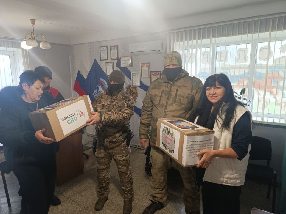Жители территориального отдела с административным центром в селе Вольное, совместно с активными членами первичного отделения партии "Единая Россия", сотрудники Вольновского дома культуры, работники местной библиотеки... Жители территориального отдела с административным центром в селе Вольное, совместно с активными членами первичного отделения партии "Единая Россия", сотрудники Вольновского дома культуры, работники местной библиотеки...