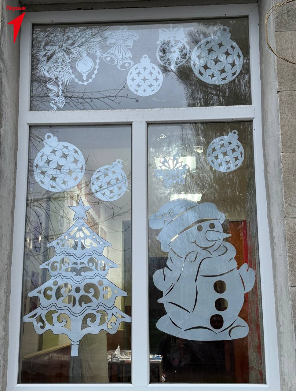 Первые Ровненской школы украсили школьные окна Первые Ровненской школы украсили школьные окна