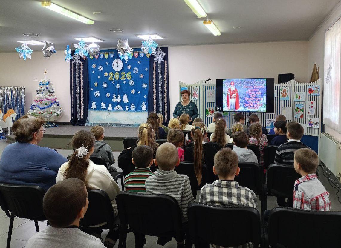 «Ёлочка, гори!» — праздник добра и чуда в Краснянском СДК «Ёлочка, гори!» — праздник добра и чуда в Краснянском СДК