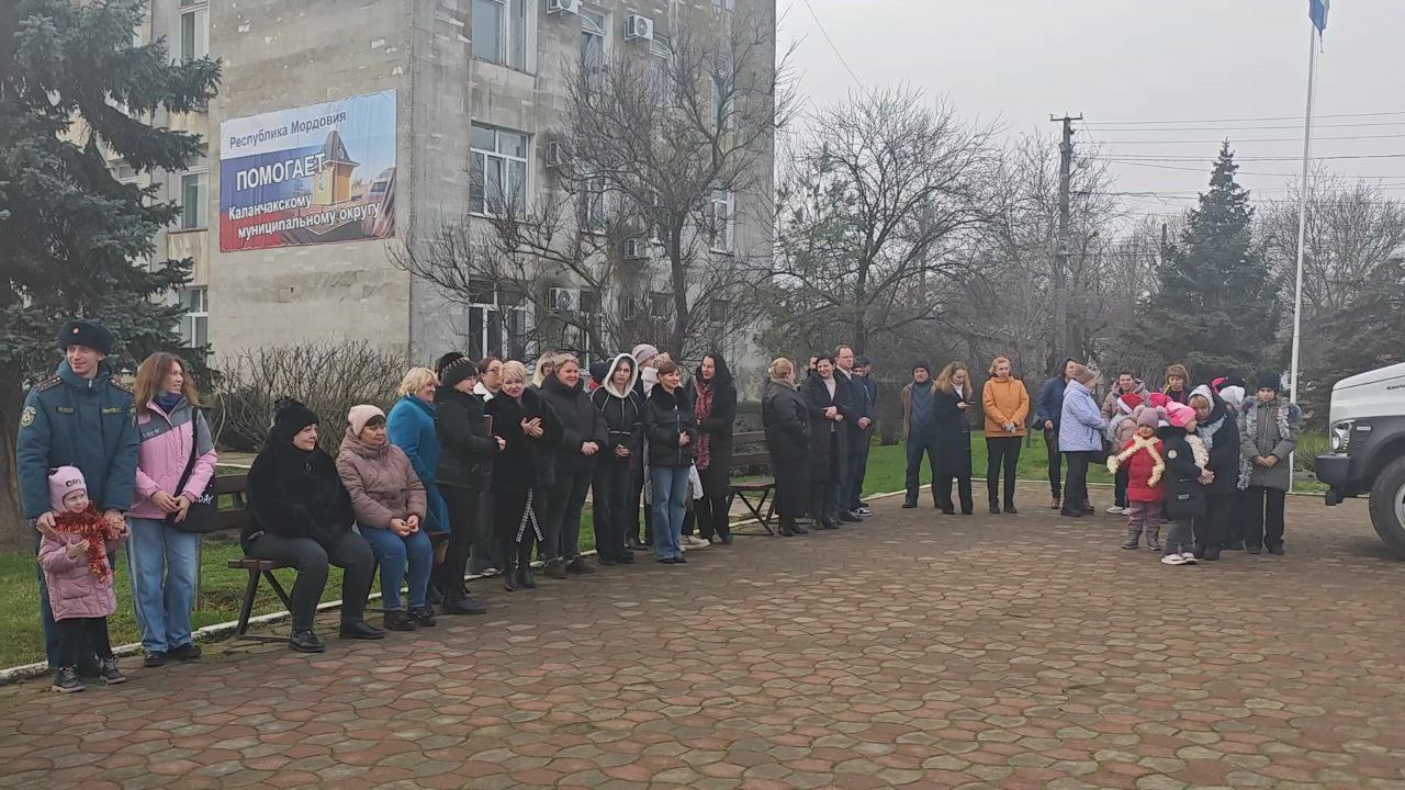 Торжественное открытие главной ёлки Каланчака и праздник Дня Святого Николая Чудотворца Торжественное открытие главной ёлки Каланчака и праздник Дня Святого Николая Чудотворца