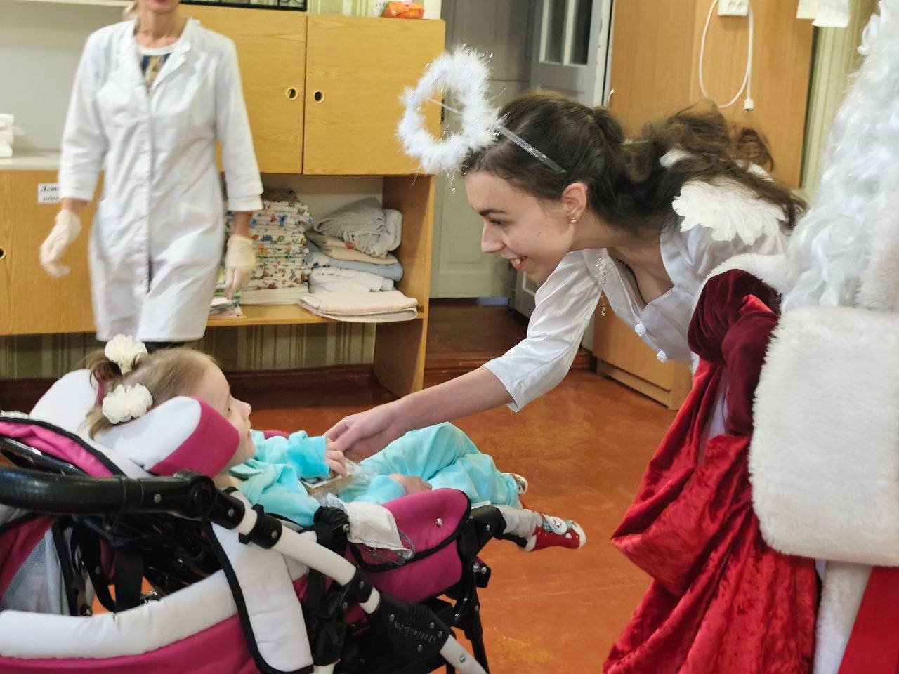 Студенты ХГПУ устроили праздник в Алешкинском детском доме-интернате Студенты ХГПУ устроили праздник в Алешкинском детском доме-интернате