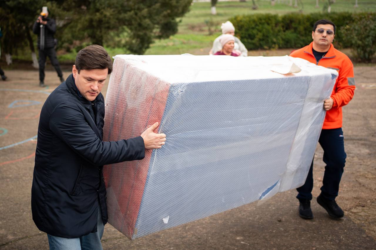 В светлый праздник — день Святого Николая — вместе с региональным координатором движения #МЫВМЕСТЕ Краснодарского края Георгием Титовым мы посетили Новокиевский социально-реабилитационный центр для несовершеннолетних и... В светлый праздник — день Святого Николая — вместе с региональным координатором движения #МЫВМЕСТЕ Краснодарского края Георгием Титовым мы посетили Новокиевский социально-реабилитационный центр для несовершеннолетних и...