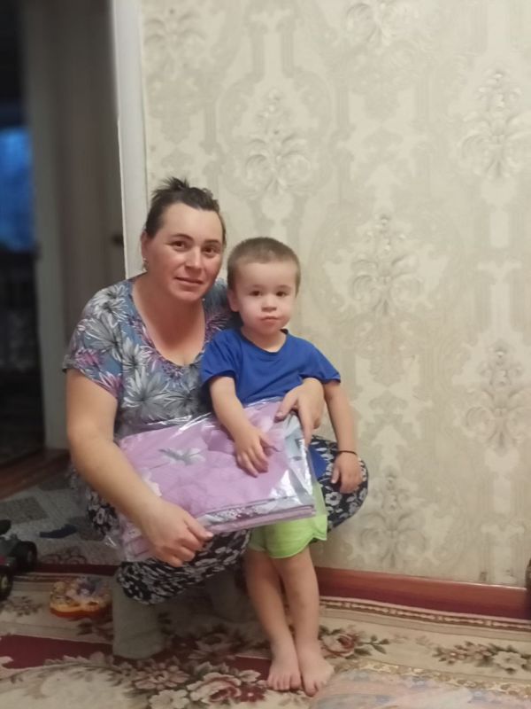В селе Семихатка чествовали многодетные семьи В селе Семихатка чествовали многодетные семьи