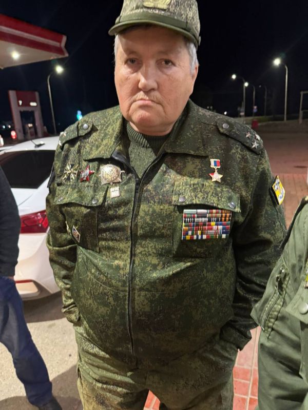 Бутафория и наглость: ряженые «герои» под Ростовом Бутафория и наглость: ряженые «герои» под Ростовом