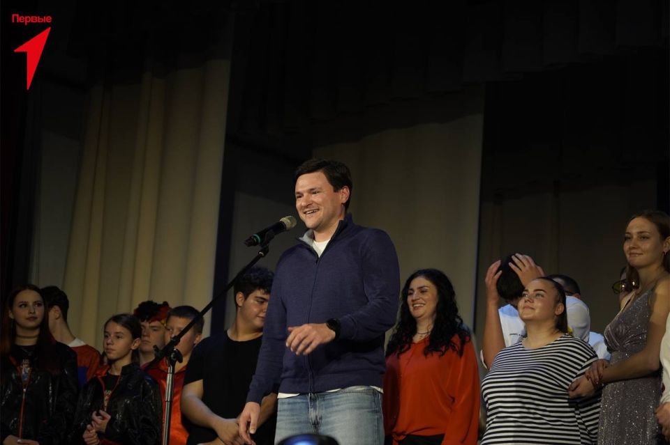 В Херсонской области прошел финал «Кубка Губернатора» по КВН и награждение активной молодежи В Херсонской области прошел финал «Кубка Губернатора» по КВН и награждение активной молодежи