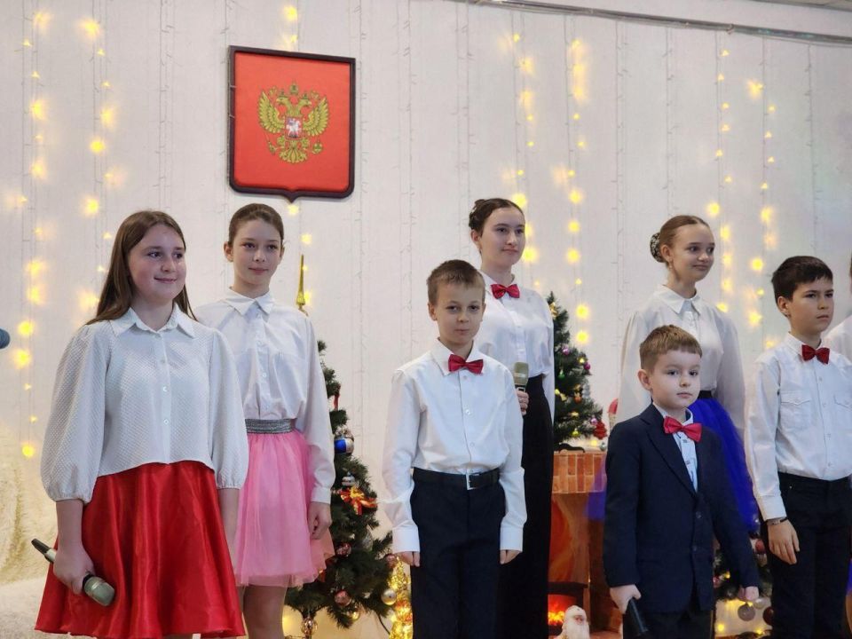 Новогоднее волшебство в Геническом Доме культуры: отчётный концерт юных талантов Новогоднее волшебство в Геническом Доме культуры: отчётный концерт юных талантов