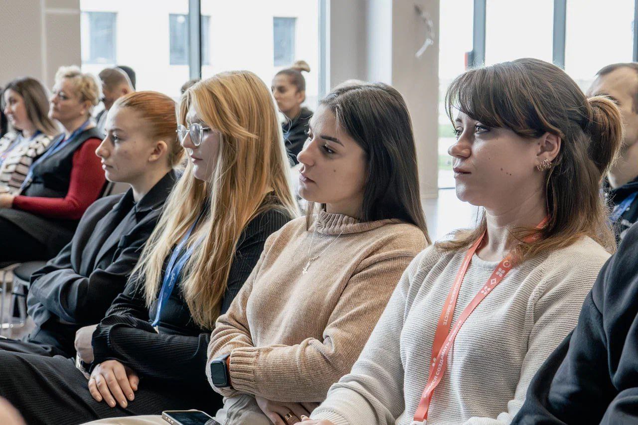 «Команда изменений: молодежный и культурный вызов» – событие в творческом поселке «Счастливцево» «Команда изменений: молодежный и культурный вызов» – событие в творческом поселке «Счастливцево»