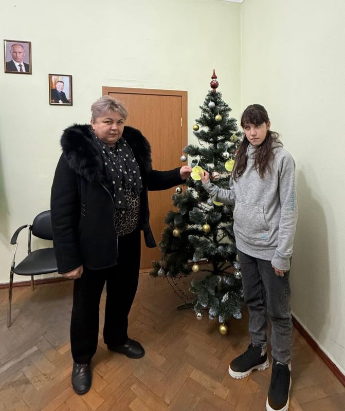 Глава Великолепетихского округа приняла участие во Всероссийской акции«Елка желаний» Глава Великолепетихского округа приняла участие во Всероссийской акции«Елка желаний»