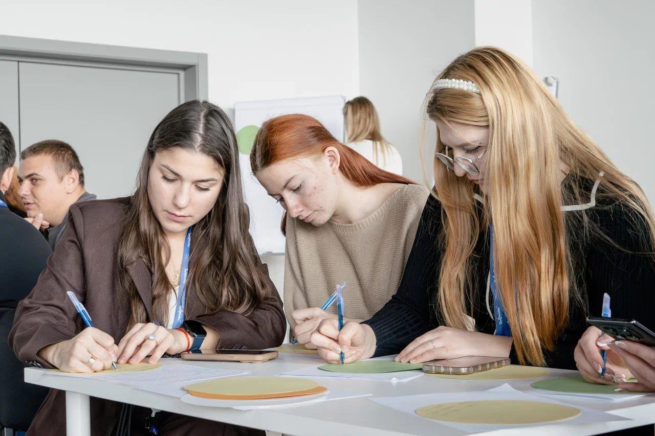 «Команда изменений: молодежный и культурный вызов» – событие в творческом поселке «Счастливцево» «Команда изменений: молодежный и культурный вызов» – событие в творческом поселке «Счастливцево»