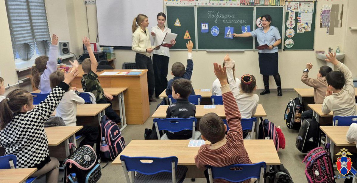 В Геническом округе Херсонской области сотрудники Госавтоинспекции провели профилактическое мероприятие со школьниками