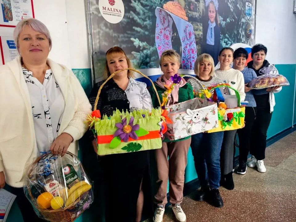 Волонтеры из Новороссийска доставили гуманитарную помощь в Алешкинский округ Волонтеры из Новороссийска доставили гуманитарную помощь в Алешкинский округ